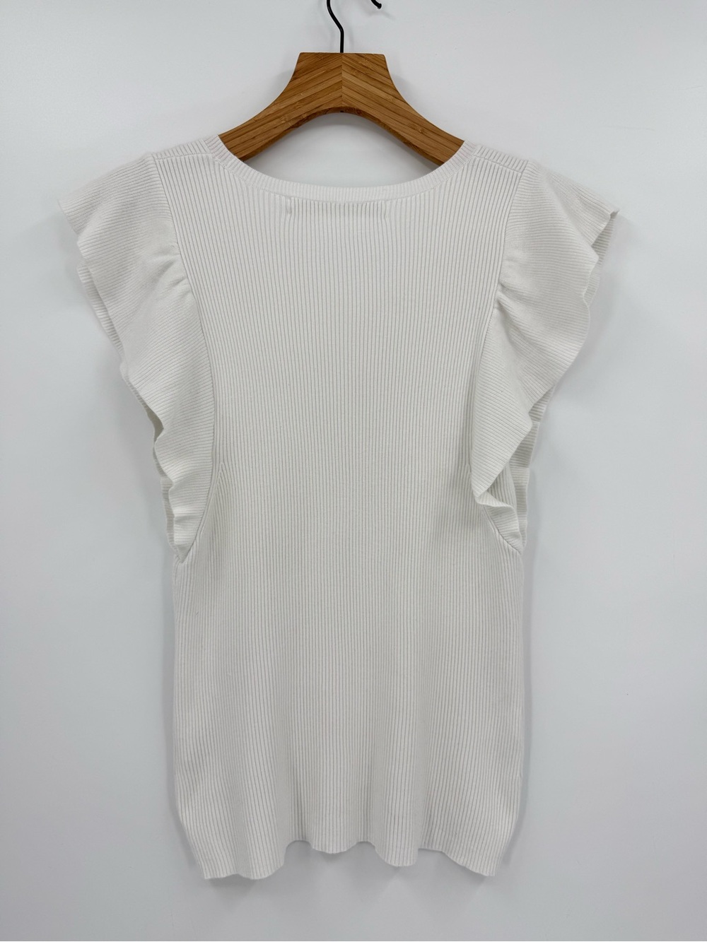 Marie Oliver Rory Top Rib Knit Ruffle Tee in Cool White Size L - Picture 4 of 10